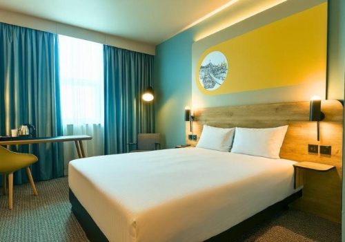 B&B Hotel room